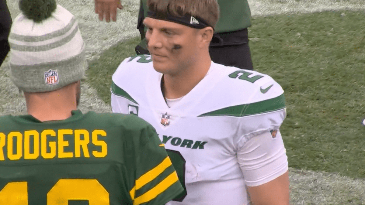 Aaron Rodgers looked gutted in a brief postgame handshake with Tom