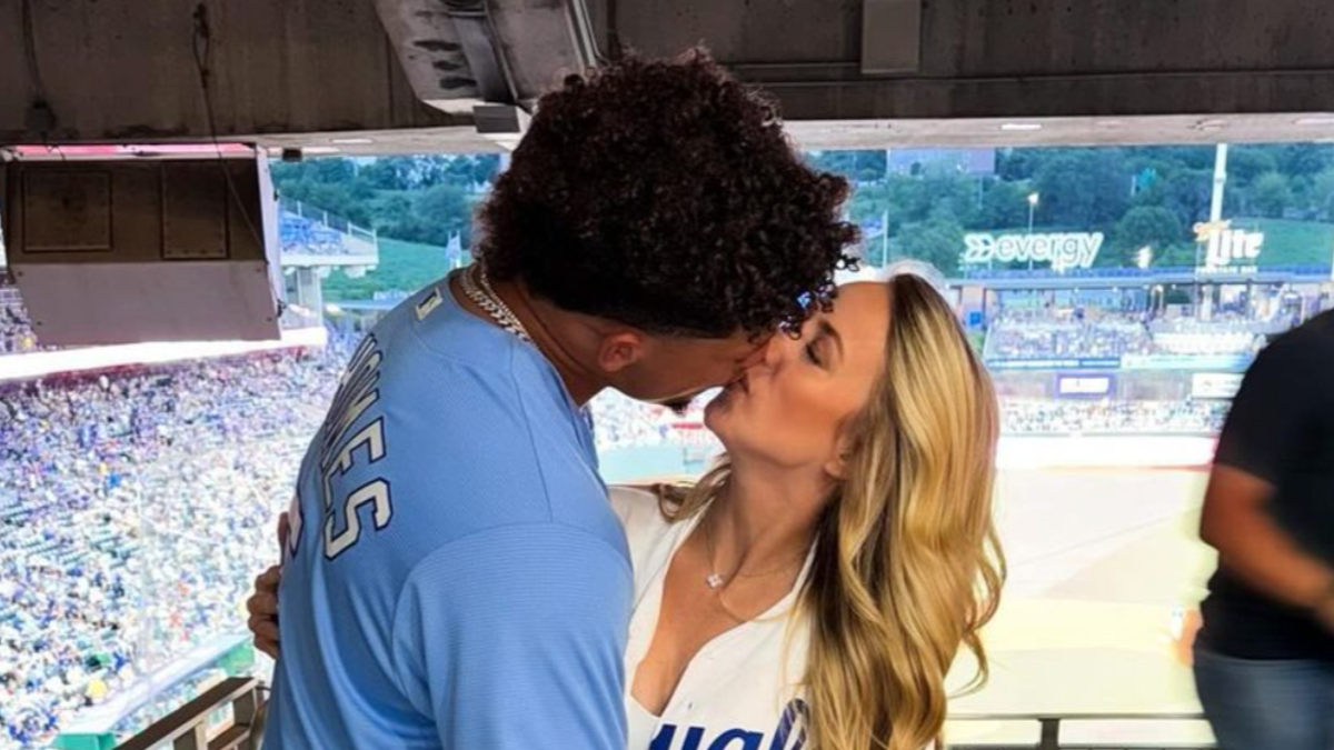 Photo: Brittany Mahomes Turns Heads With Outfit At Royals Game - The Spun