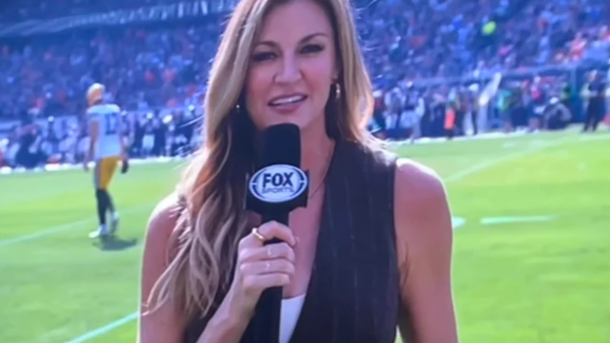 Erin Andrews Admits Mistake With Her Sideline Outfit - The Spun: What's  Trending In The Sports World Today