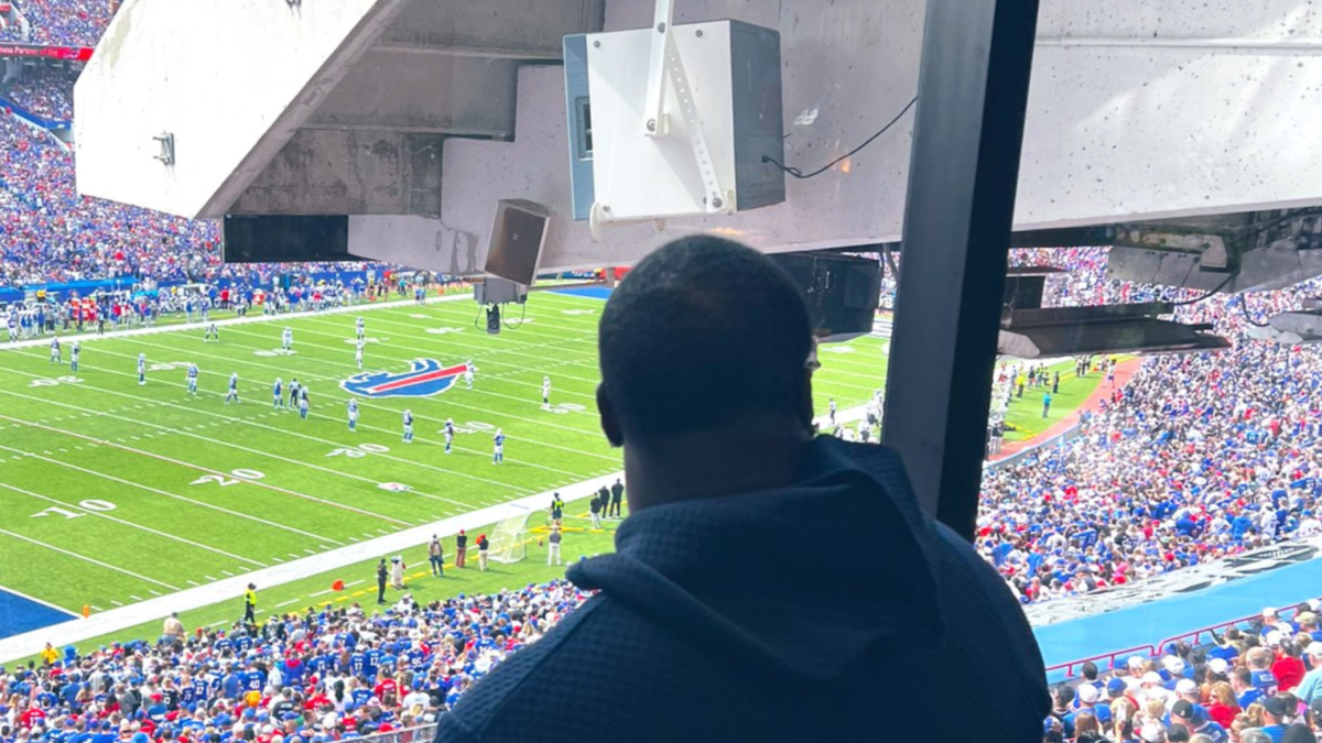 Ex-Bills Star Takeo Spikes Left Sunday's Game Because His Seat Was So Bad -  The Spun: What's Trending In The Sports World Today