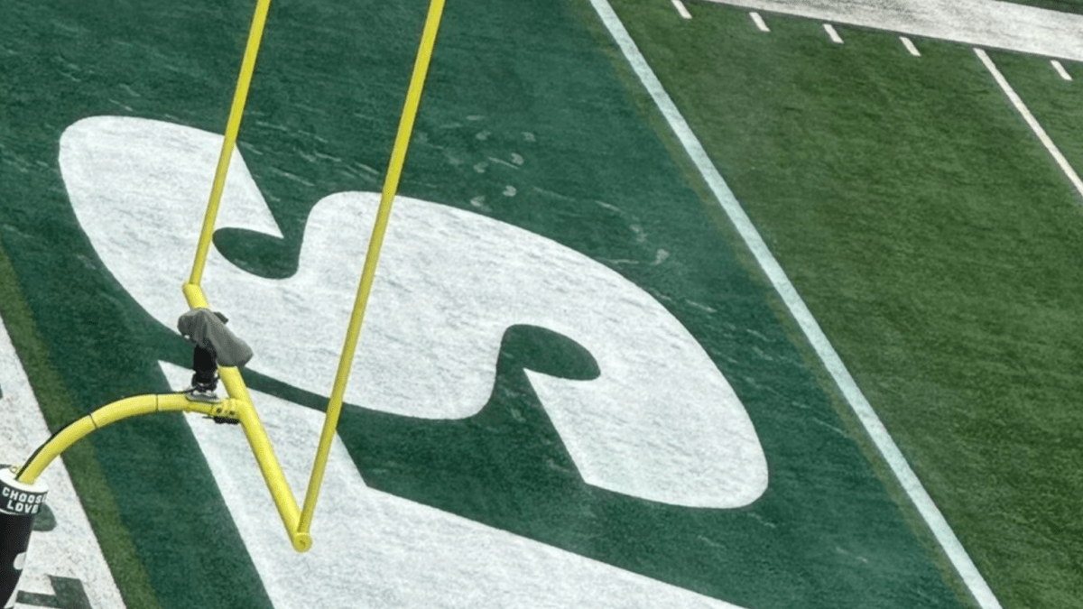 First Look  See the New Turf and Jets End Zones at MetLife Stadium