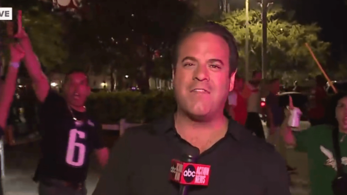 Eagles Fans Invaded Tampa Bay Reporter's Live News Shot - The Spun