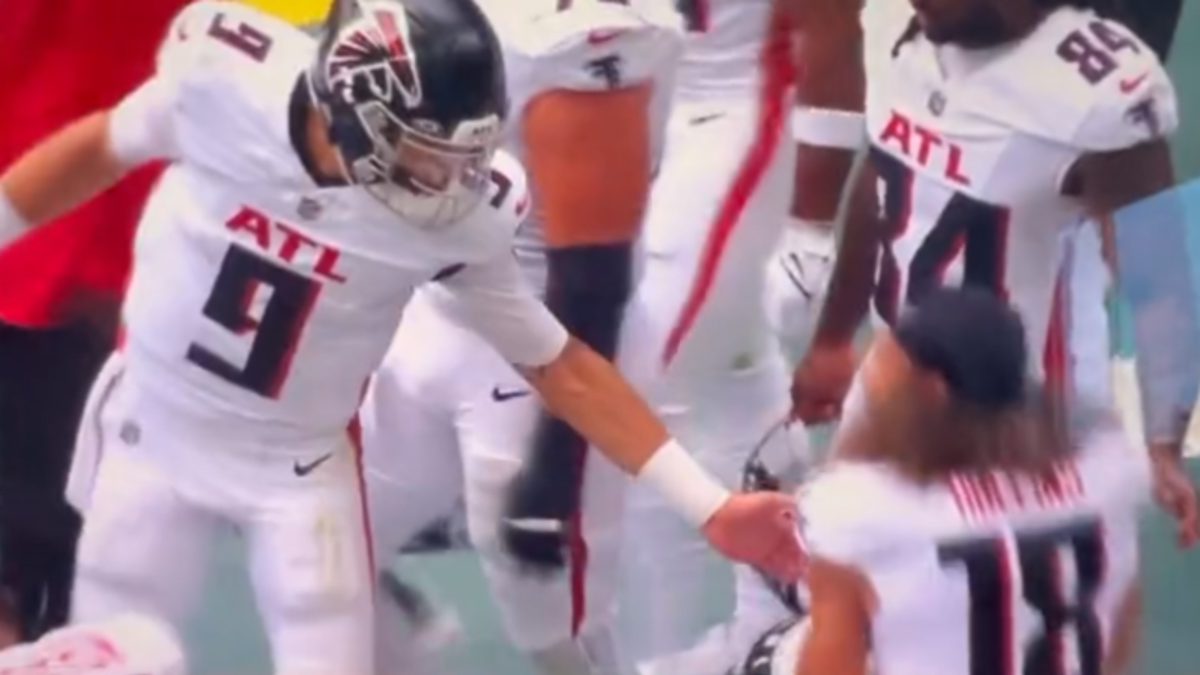 Watch: Tensions Boiling on Falcons Sideline After Ridder's Struggles