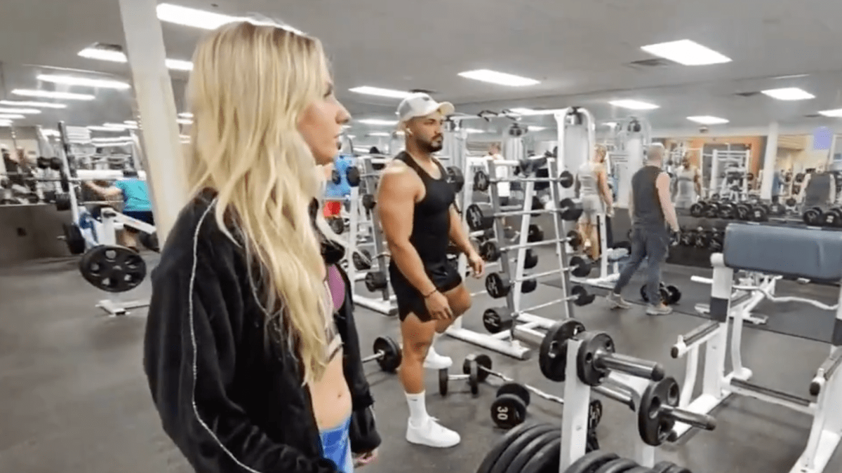 Painted pants aren't real pants - Kick streamer Natalie Reynolds gets  confronted for wearing questionable attire at gym, fans react