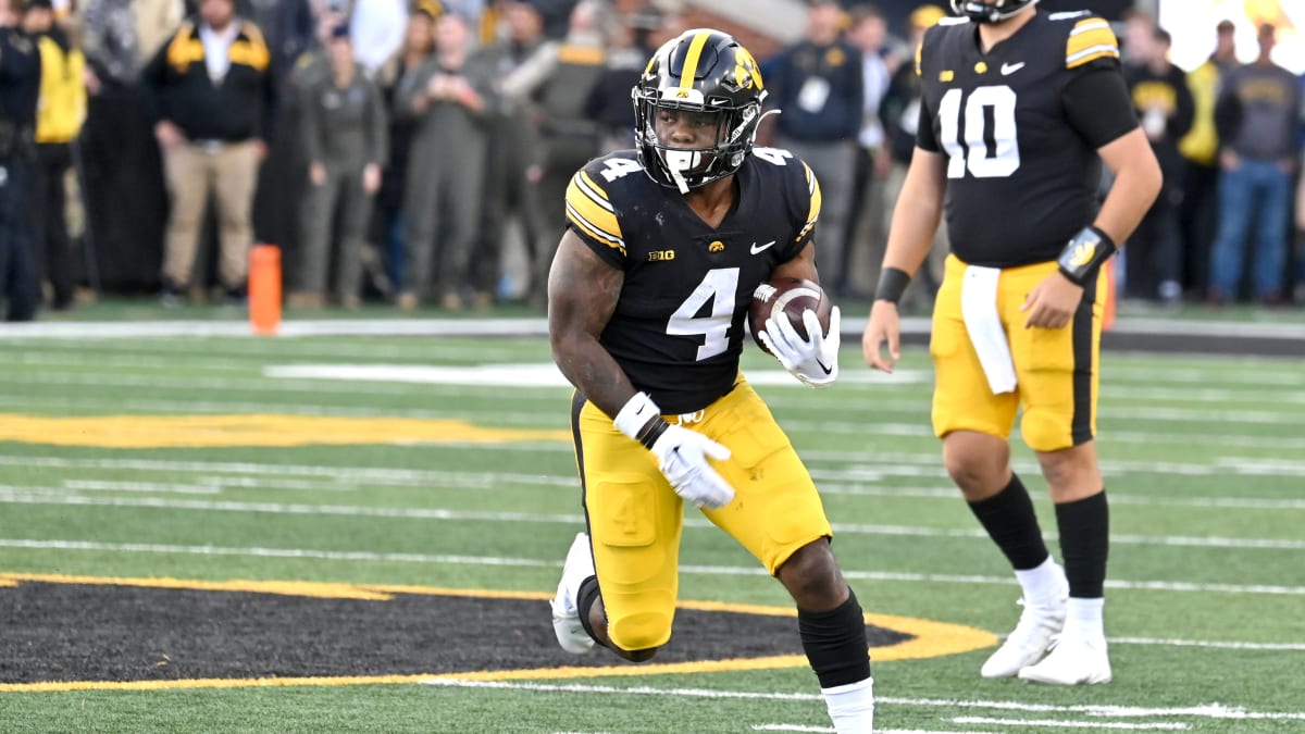 Iowa online college football