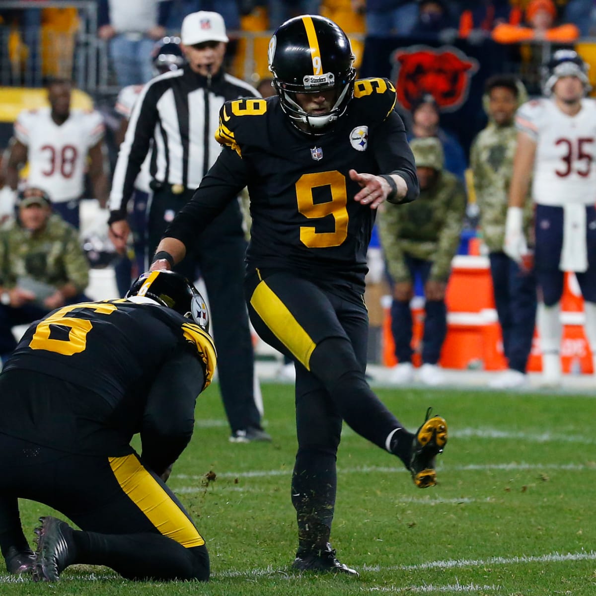 NFL World Reacts To Ref's Brutal Call During Bears-Steelers - The Spun:  What's Trending In The Sports World Today