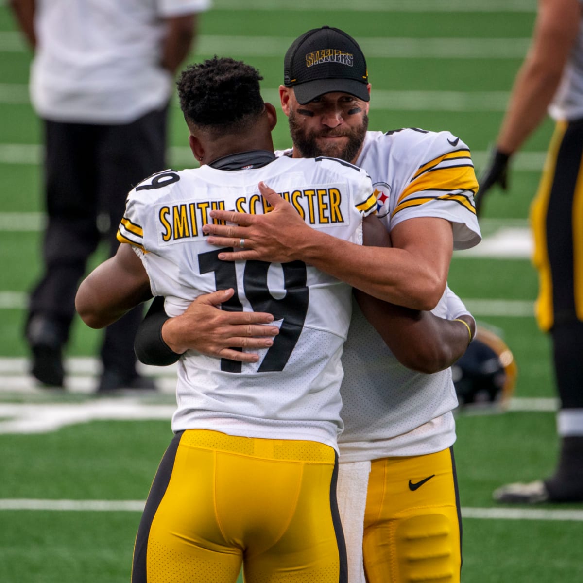 JuJu Smith-Schuster says bye to Steelers fans, signing with the