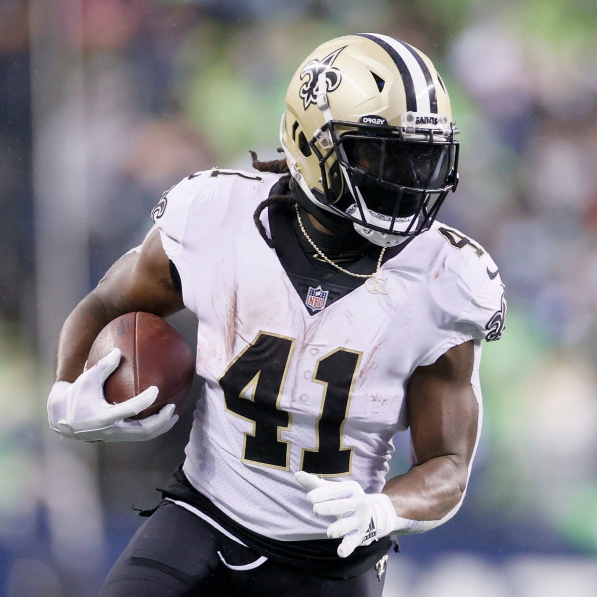 Saints scratch dynamic RB Kamara vs. Bucs with rib injury