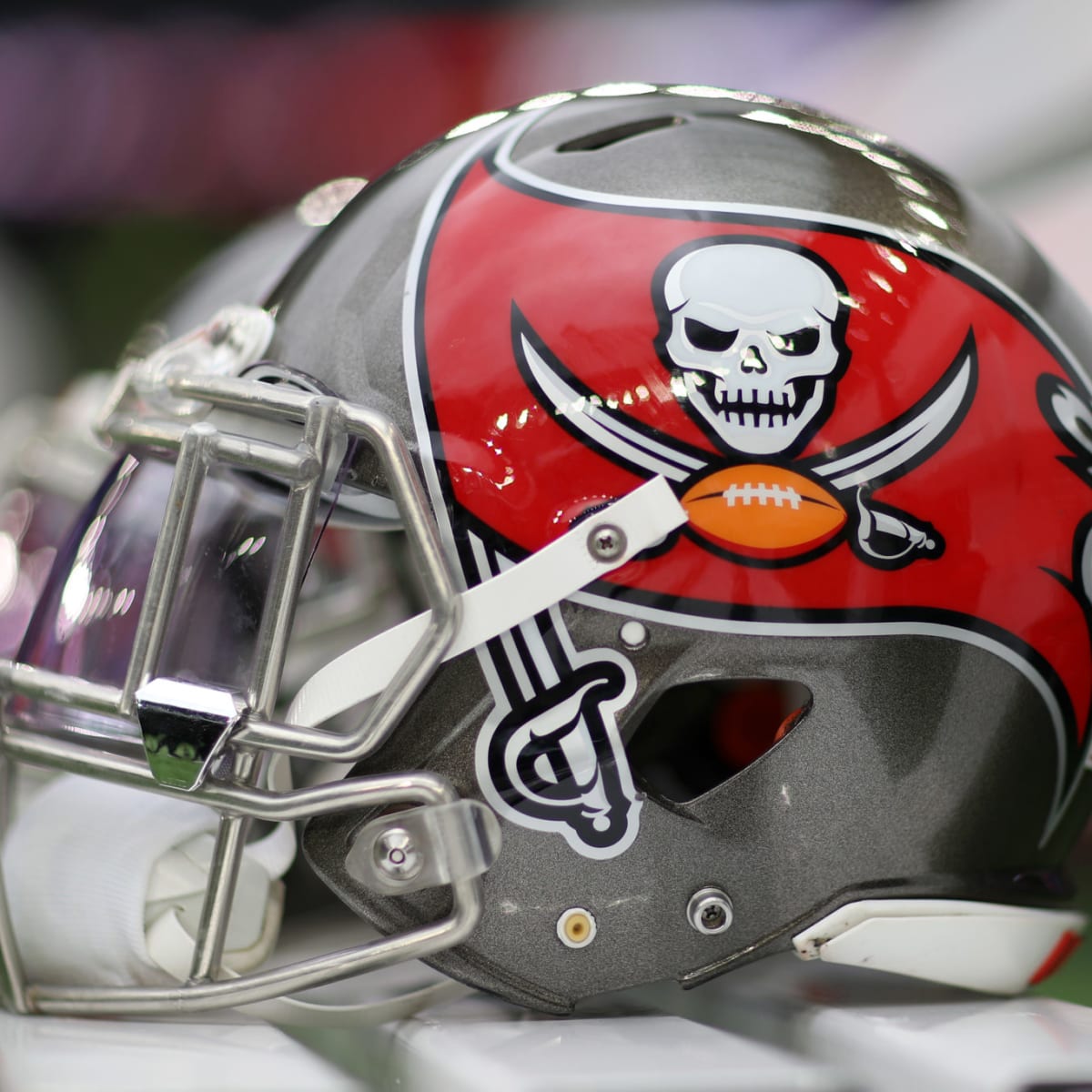 Bucs activate Jensen ahead of Wild Card Round matchup against