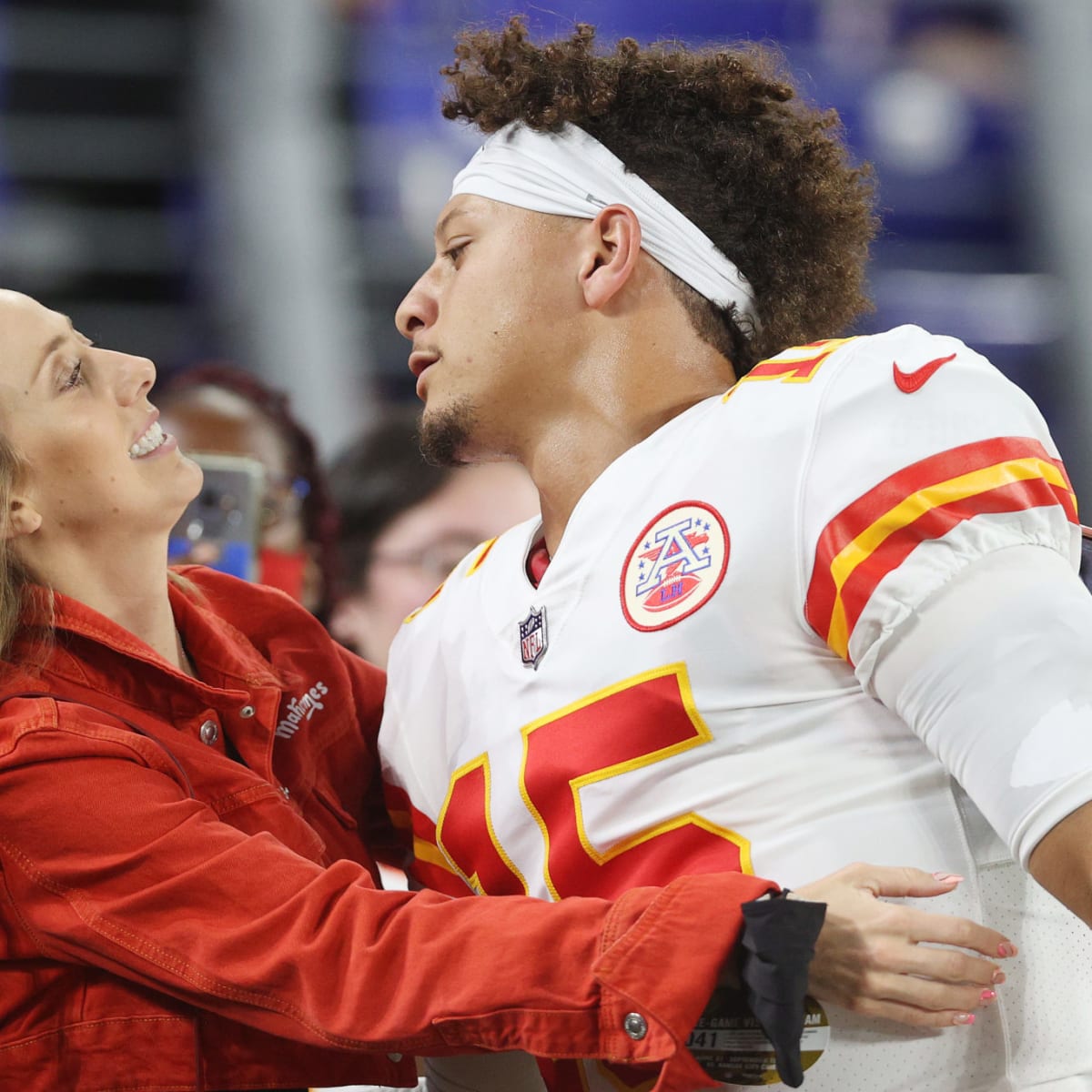 KC Chiefs sideline had meltdown of different kind with coat fire