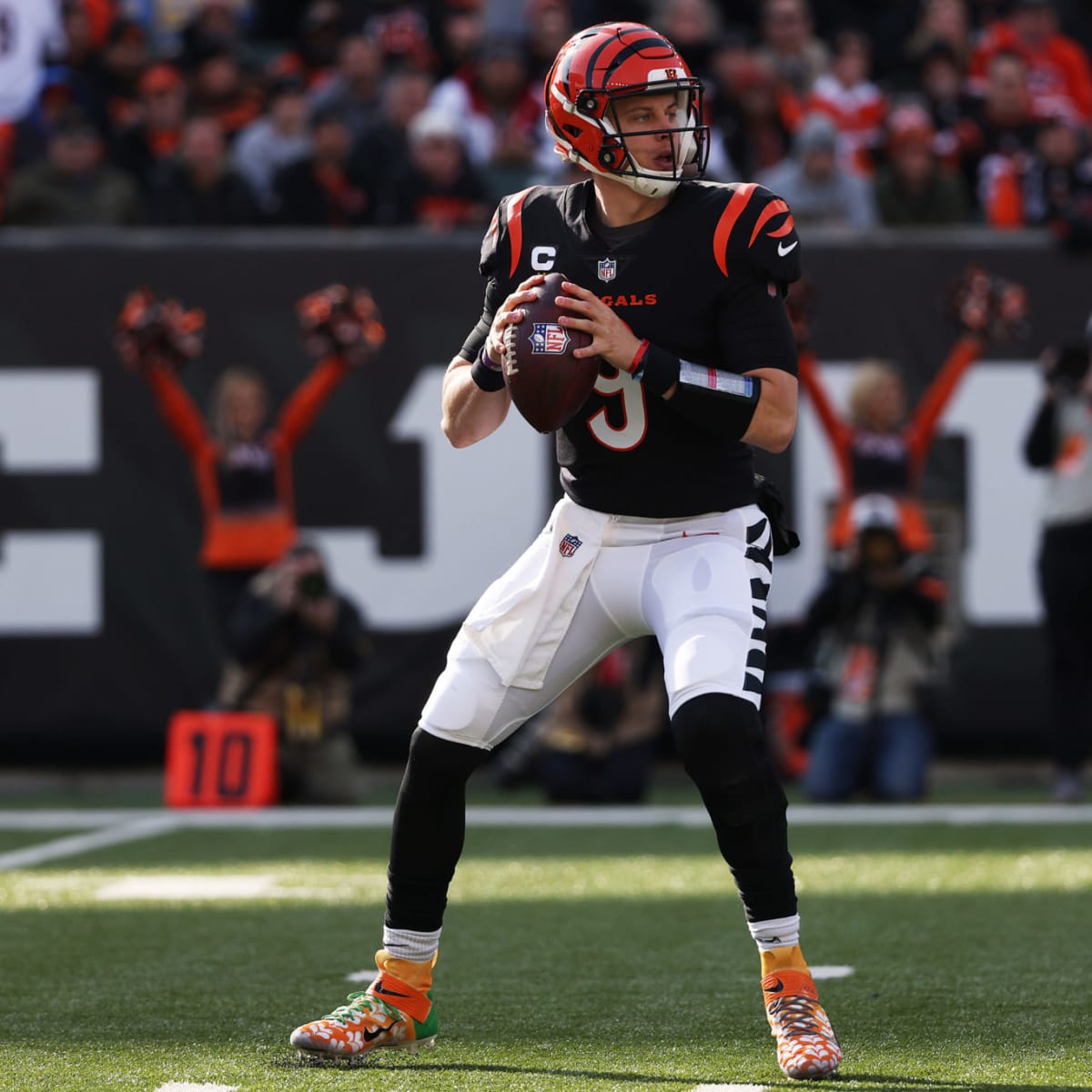 Joe Burrow Rolls Up to Chiefs-Bengals Wearing Black Turtleneck