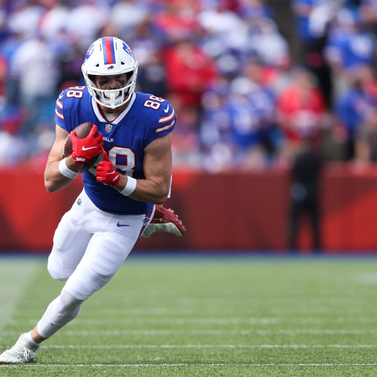 Buffalo Bills tight end Dawson Knox celebrates his touchdown reception  against the Kansas City Chiefs during an NFL football game Sunday, Oct. 16,  2022, in Kansas City, Mo. (AP Photo/Ed Zurga Stock