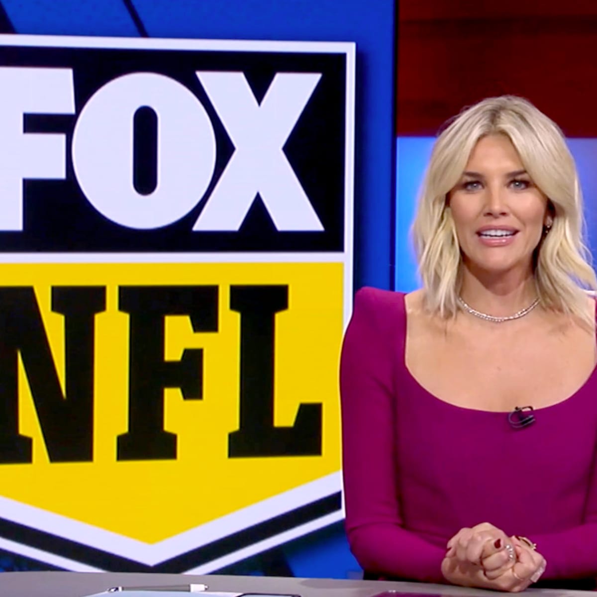 THE APPRECIATION OF NEWSWOMEN WEARING BOOTS BLOG: CHARISSA THOMPSON MADE  SUNDAY SPECIAL ON FOX NFL