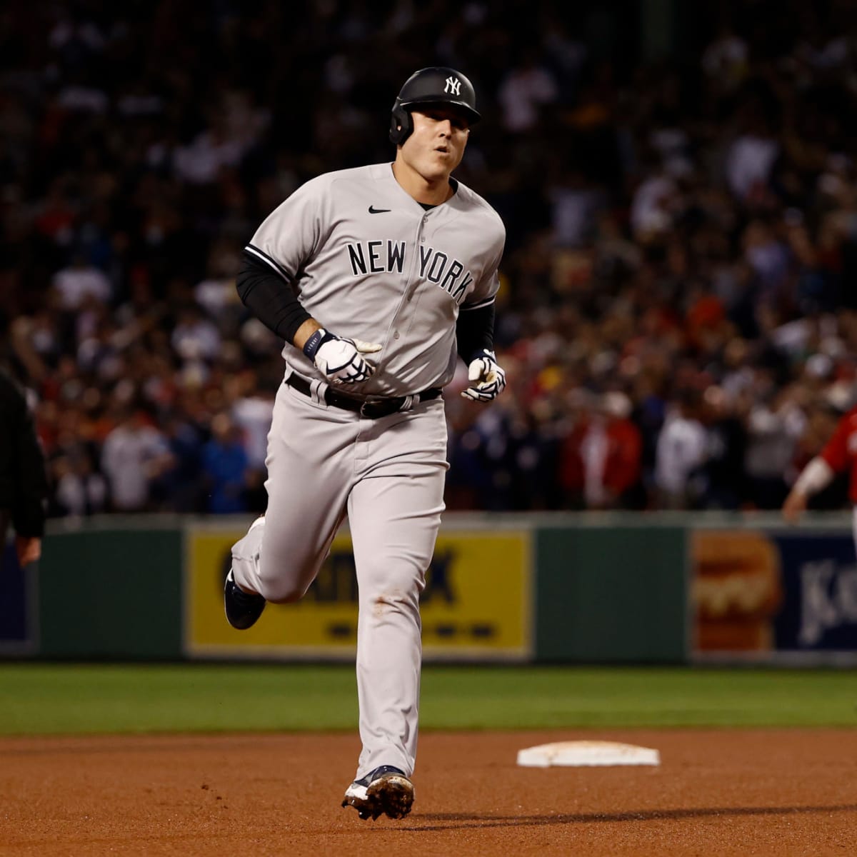 Anthony Rizzo to injured list with concussion, Yankees say