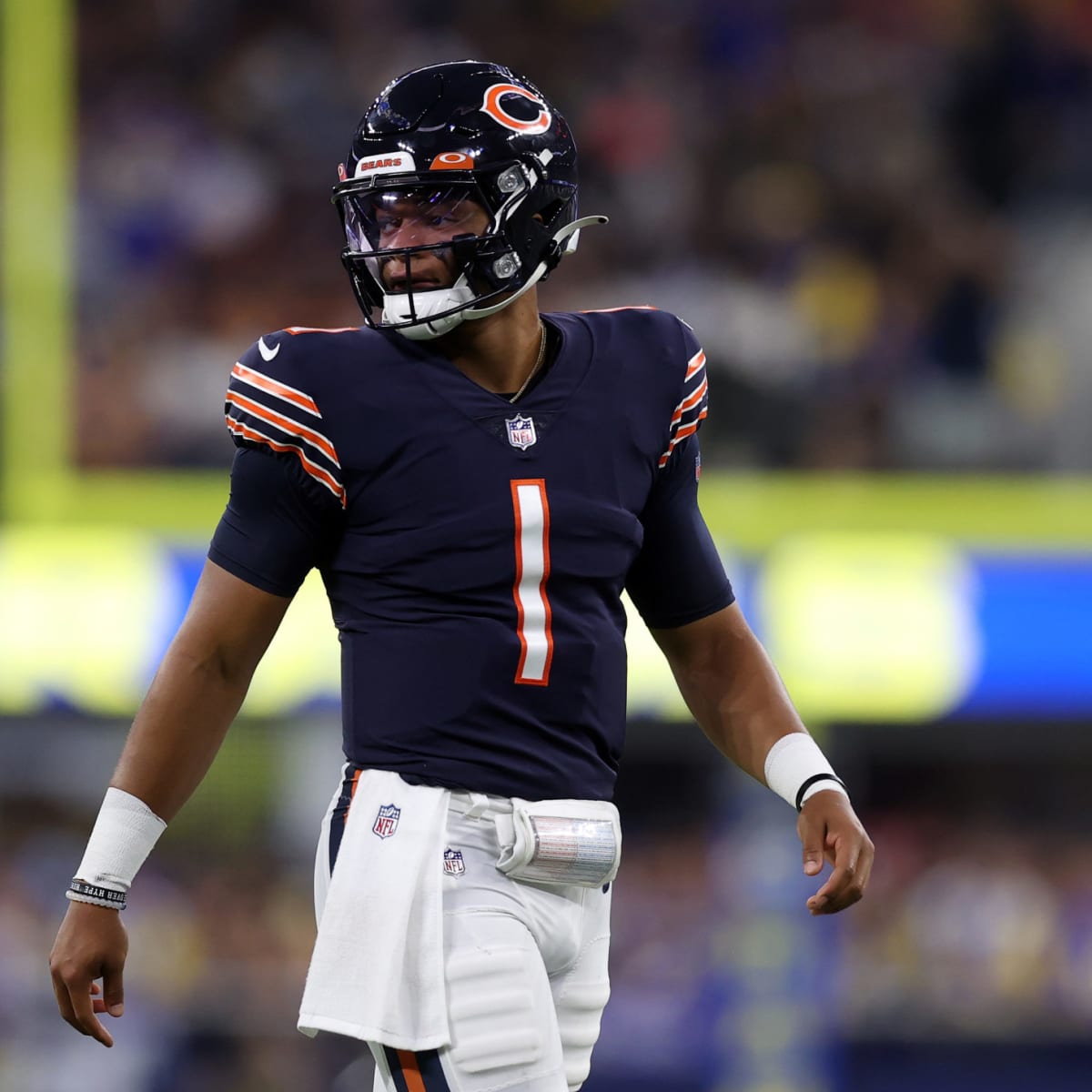 Bears' Fields a rising star as he faces his hometown Falcons - The