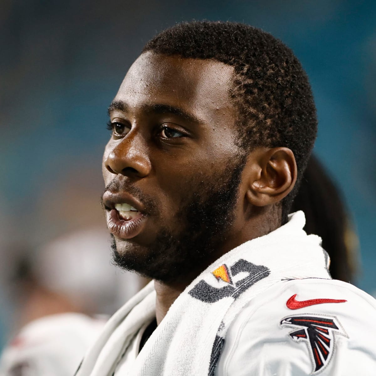 Falcons Tight End Kyle Pitts Gives Thumbs Up to New Turf at Mercedes Benz  Stadium - WDEF