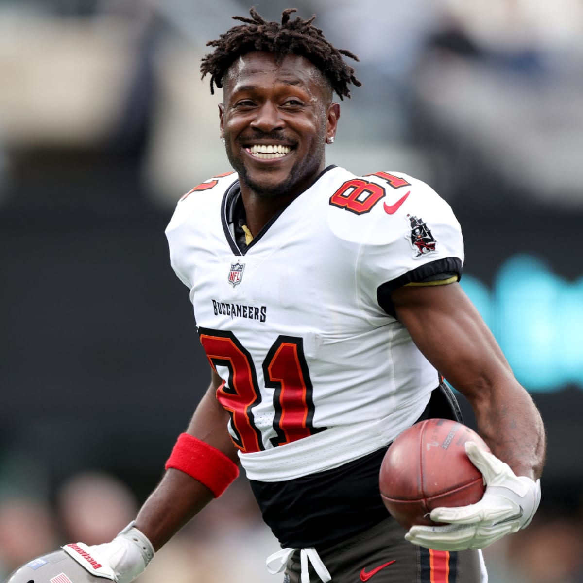 Cowboys' Jerry Jones responds to Antonio Brown 'come and get me