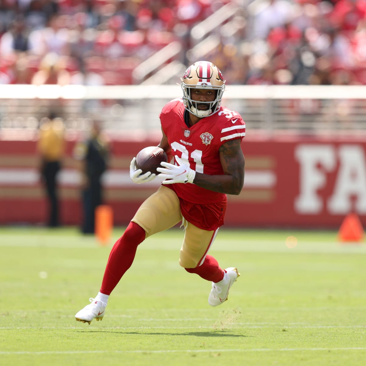 San Francisco 49ers running back Raheem Mostert (31) runs against the Las  Vegas Raiders during …