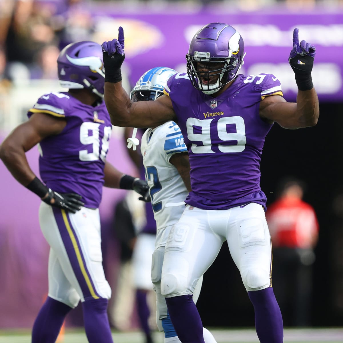 Vikings DE Danielle Hunter Suffers Season-Ending Pectoral Injury