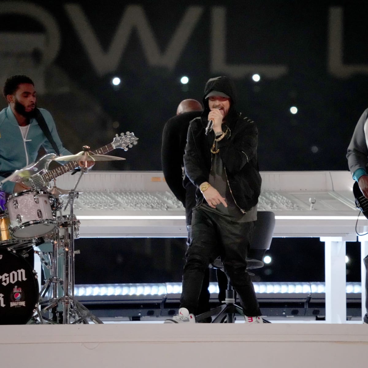 NFL Fans React To Eminem's Halftime Show Move - The Spun: What's