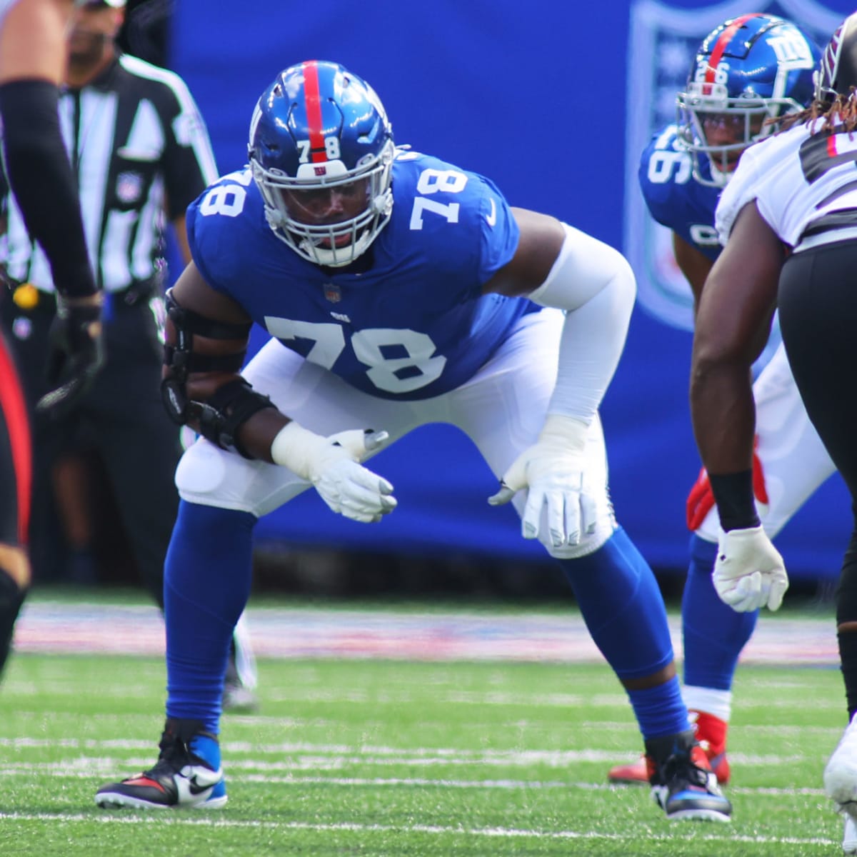 Roundup: Giants pick up fifth-year option on LT Andrew Thomas