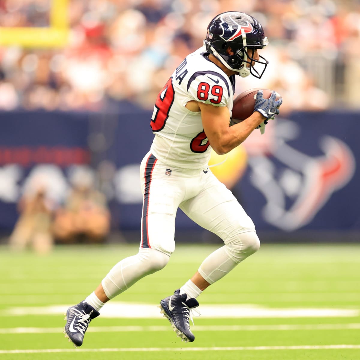 Two-time Super Bowl champ Danny Amendola joined the Houston Texans WR corps  and practiced with the team on Wednesday.