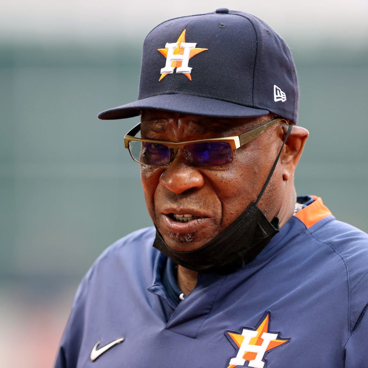 Behind scenes: Dusty Baker, Astros manager, wins historic 2,000th game