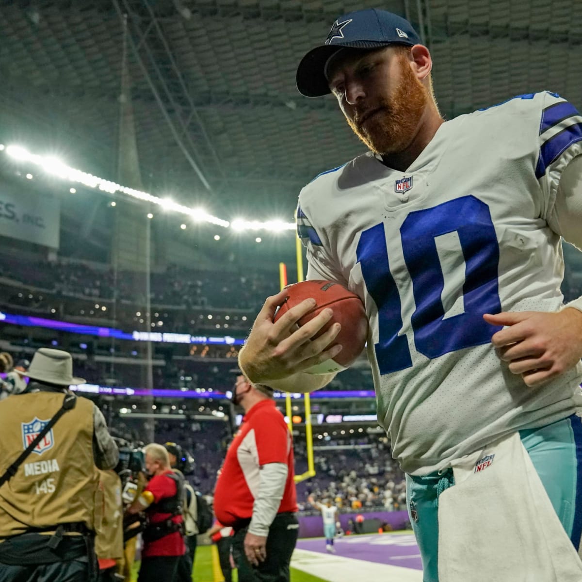 Cowboys Have Signed Quarterback To Their Active Roster - The Spun: What's  Trending In The Sports World Today