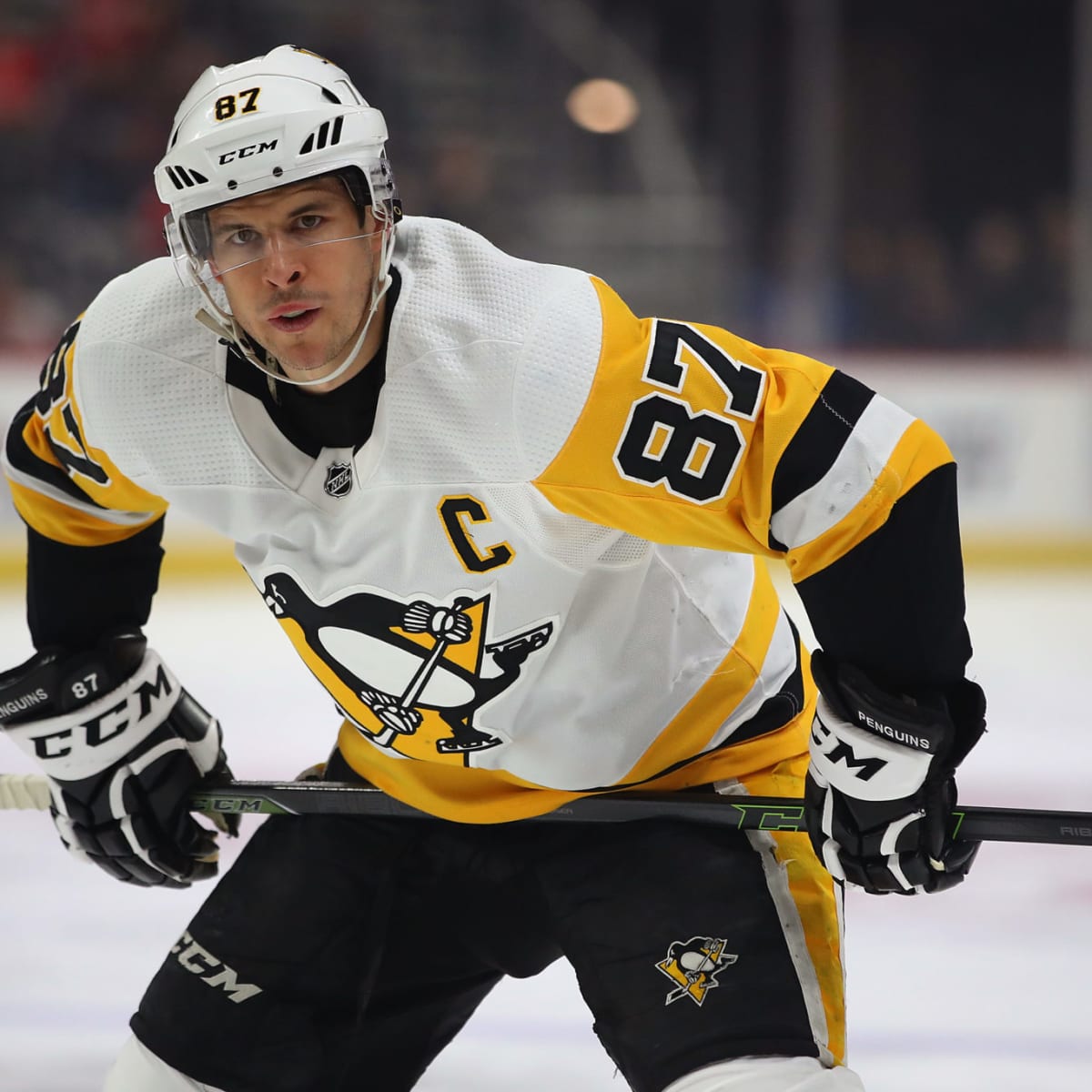 Penguins star Sidney Crosby back in lineup tonight