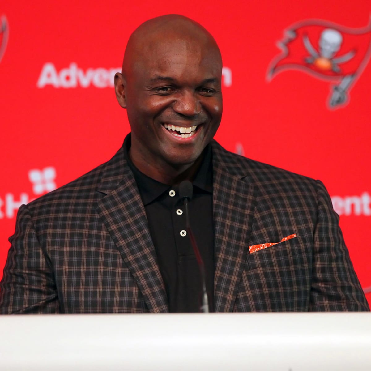 Buccaneers head coach Todd Bowles amusingly reveals his relaxed