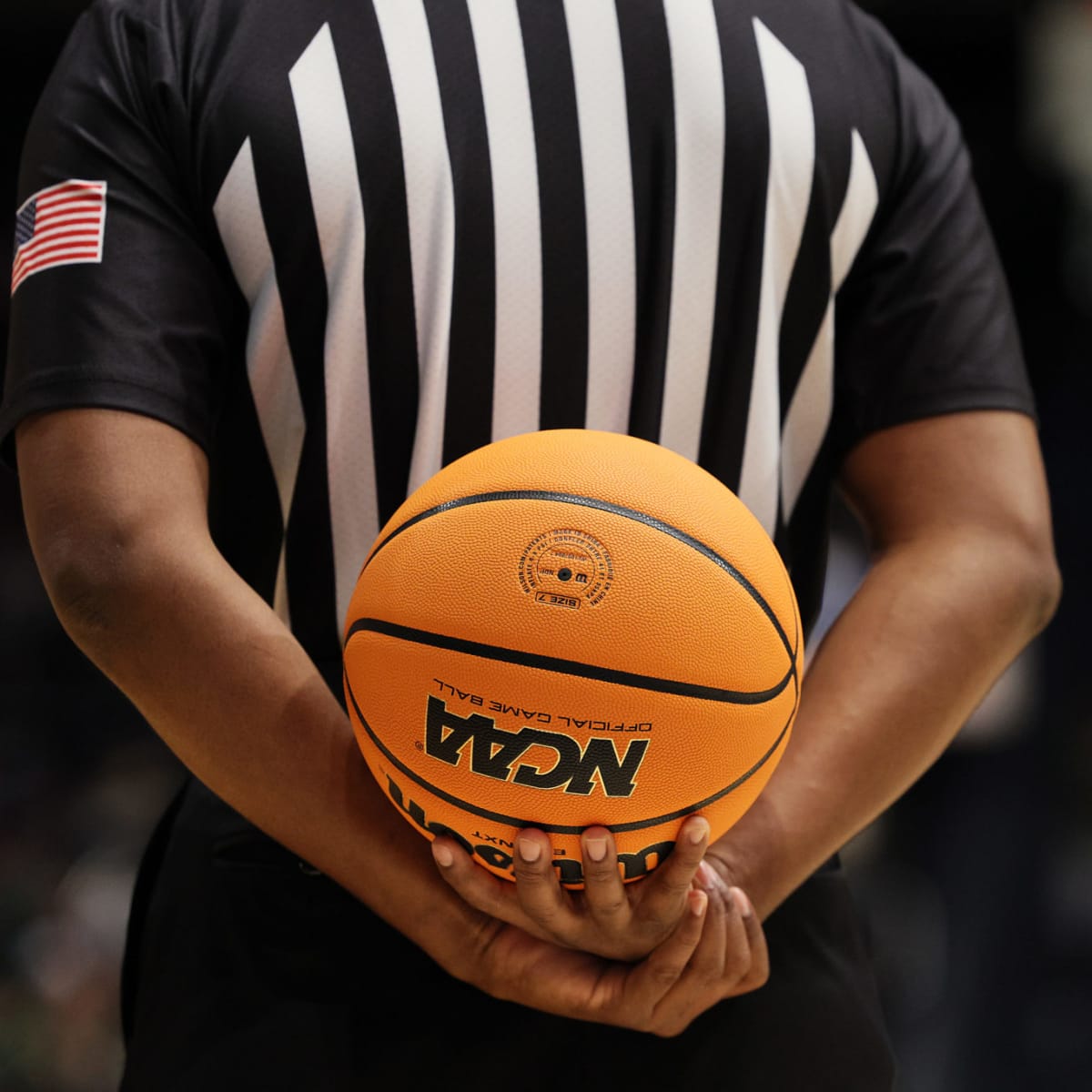 A referee's terrible call spoiled a wild Division III buzzer-beater