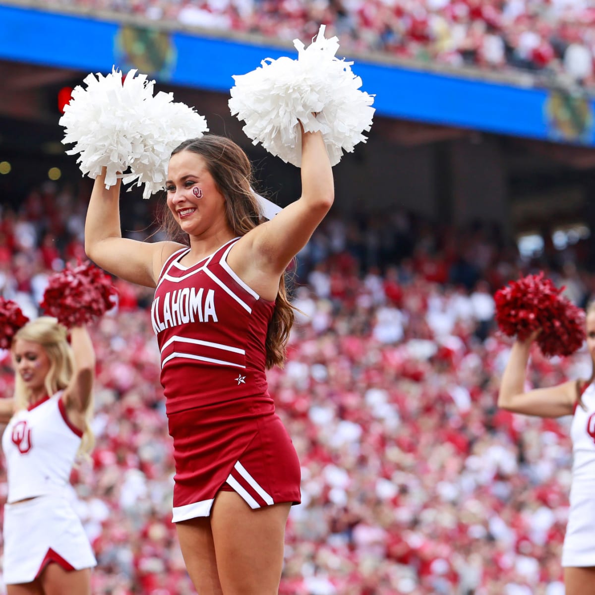 College Football World Reacts To Oklahoma Cheerleader Video - The Spun:  What's Trending In The Sports World Today