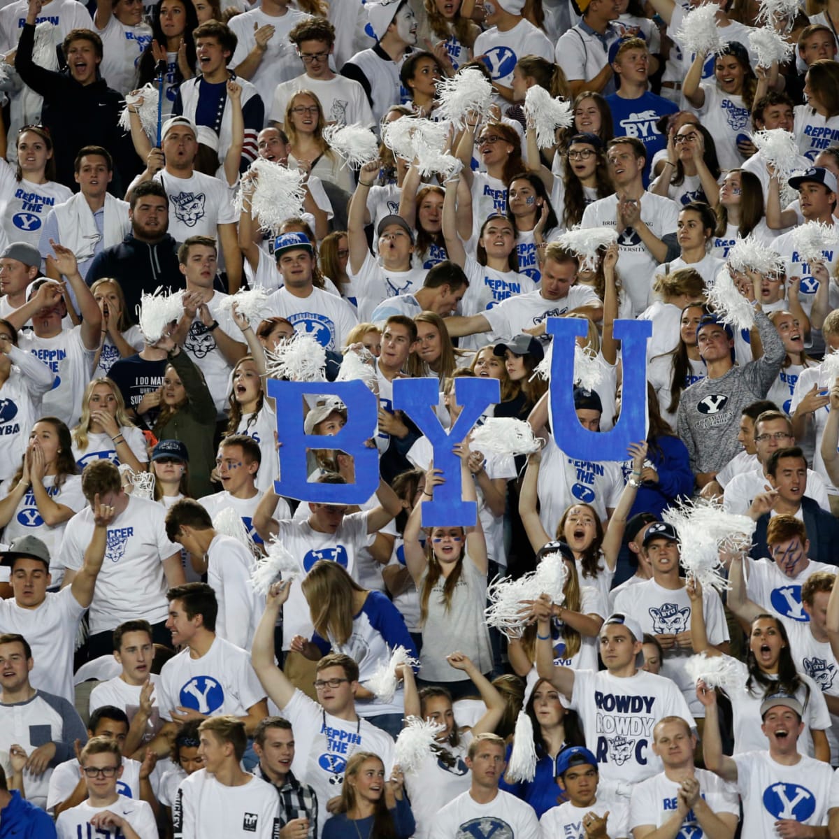 VIDEO: BYU fans heckle NFC Championship referee BIll Vinovich