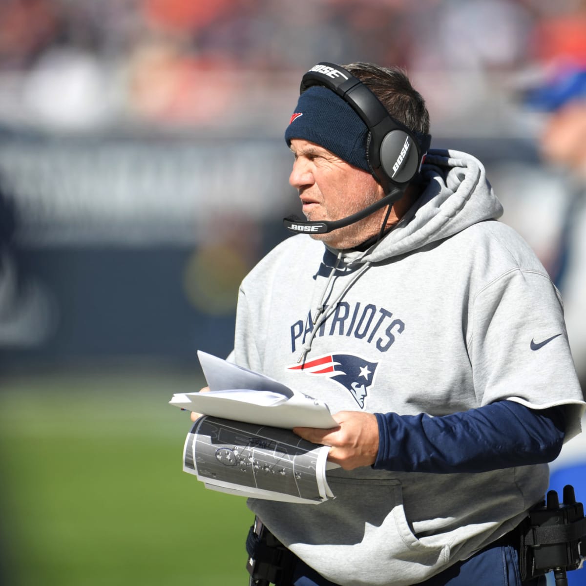 Look: Bill Belichick's Sideline Outfit Going Viral Today - The