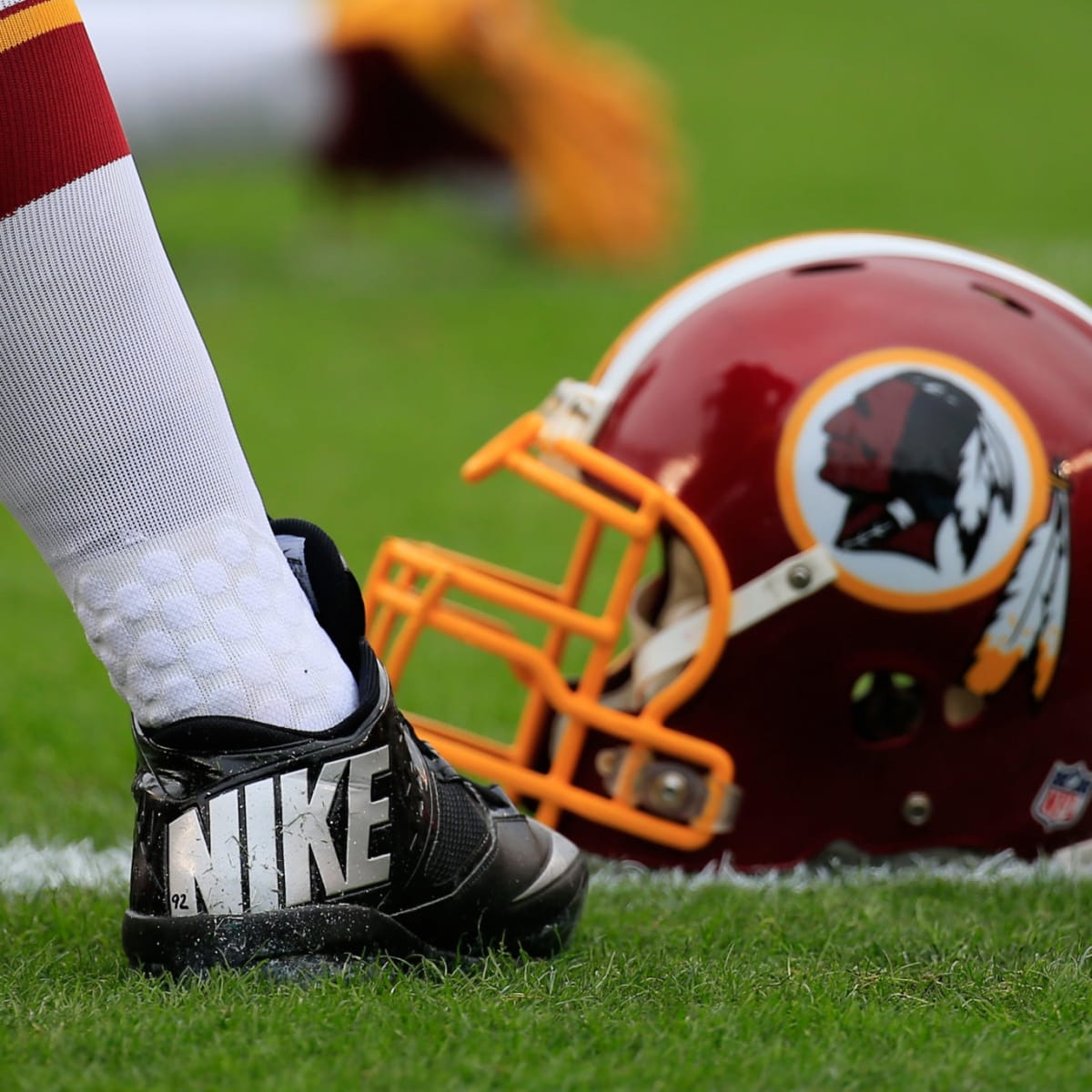 Redskins expected to change name by September