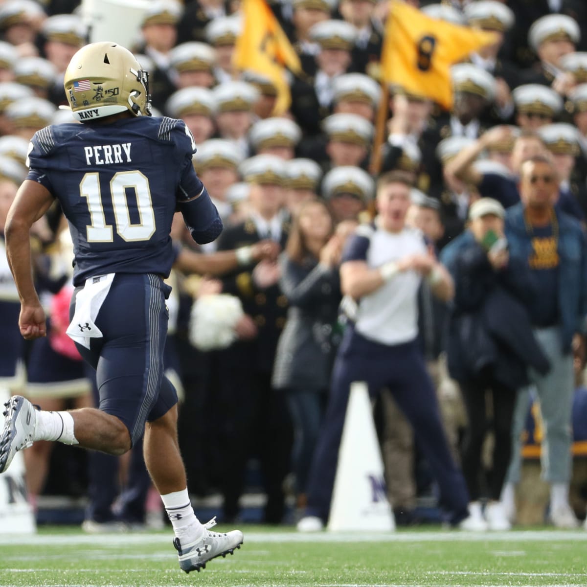 Former Navy QB Malcolm Perry retires from NFL, returns to military