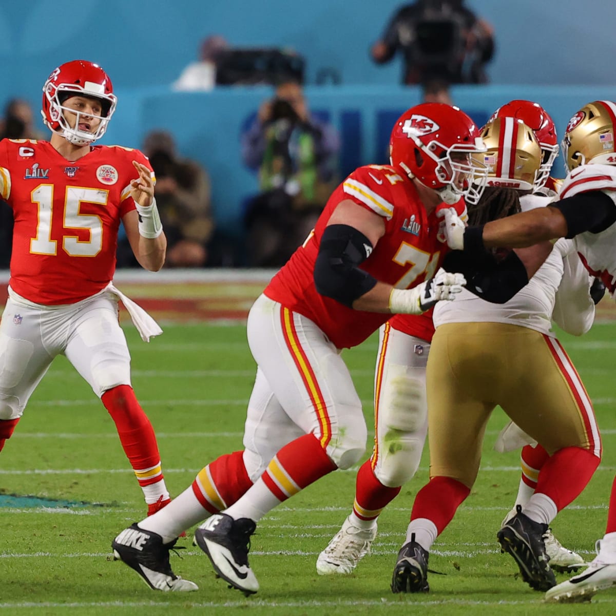 Comparing Patrick Mahomes, Jimmy Garoppolo in Super Bowl LIV - SI