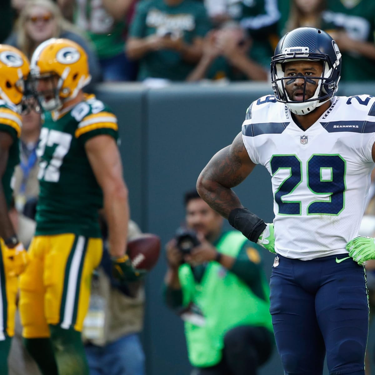 Could Loaded FA Safety Market Drive Down Earl Thomas' Value