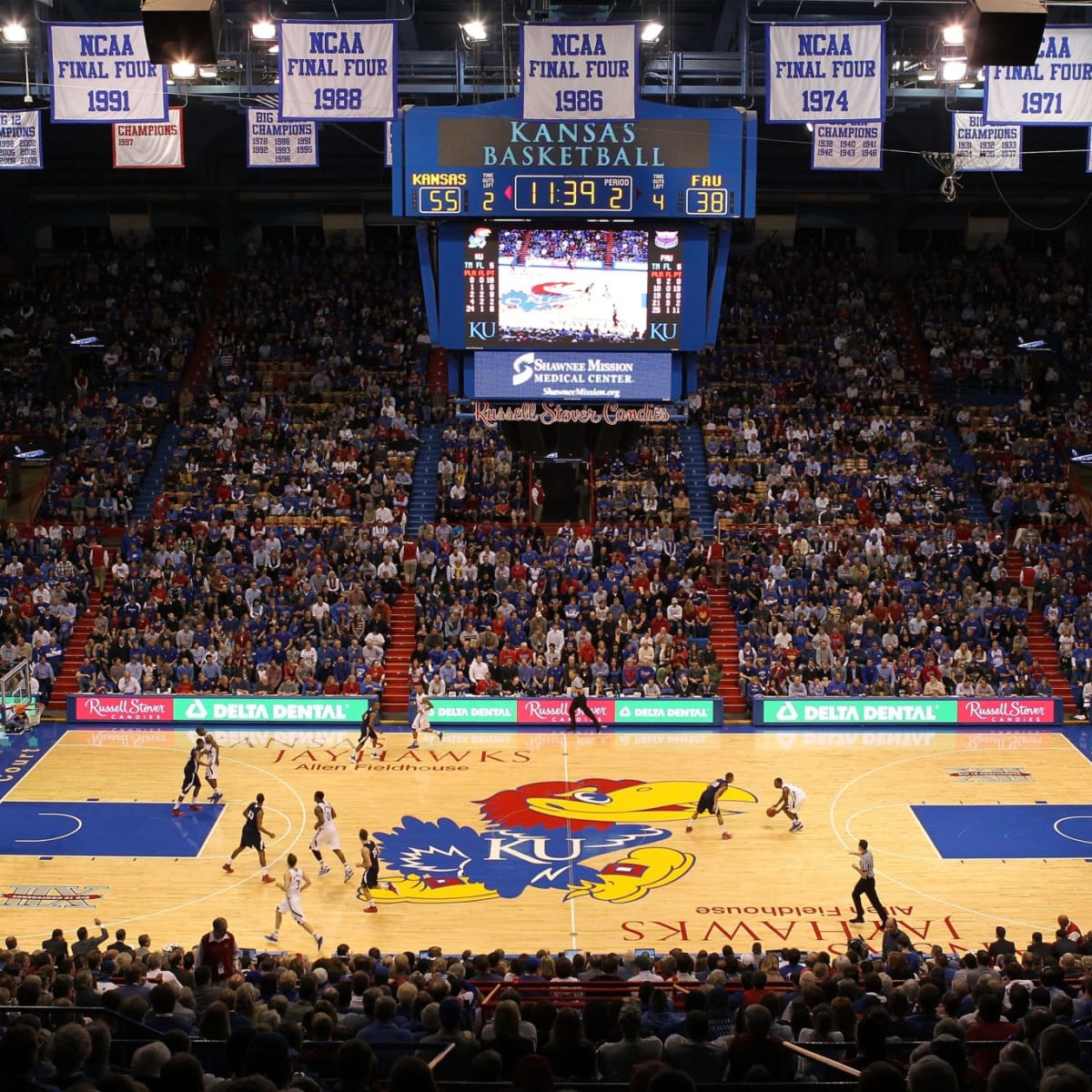 Kansas Jayhawks center Joel Embiid during the NCAA basketball Big 12  Fotografía de noticias - Getty Images