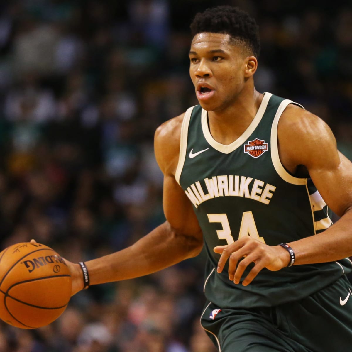 NBA Fans Choose If They Would Build Around 25-Year-Old Kevin Durant Or  Giannis Antetokounmpo, Fadeaway World