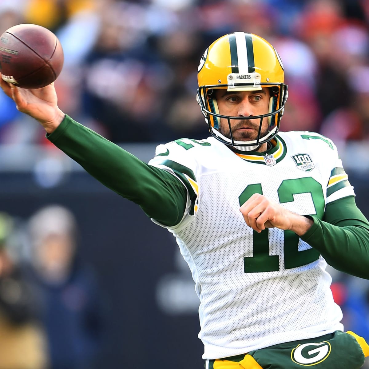 Packers QB Aaron Rodgers exits Sunday night loss early with ribs injury