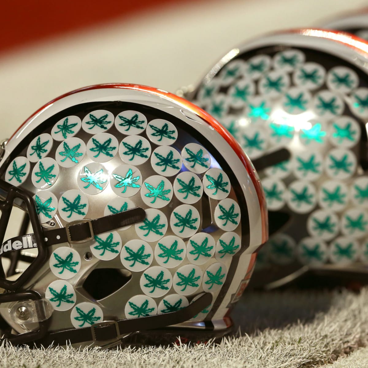 How helmet decals tell the story of Michigan and Ohio State