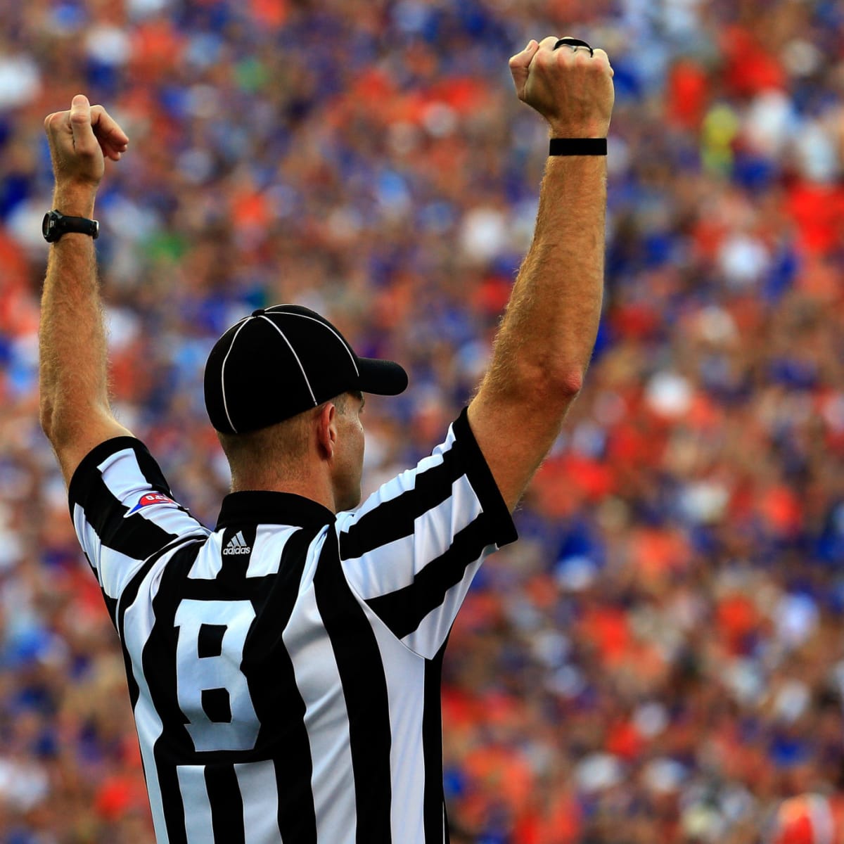 Meet Beef Ref: Jacked football referee shares his workout plan