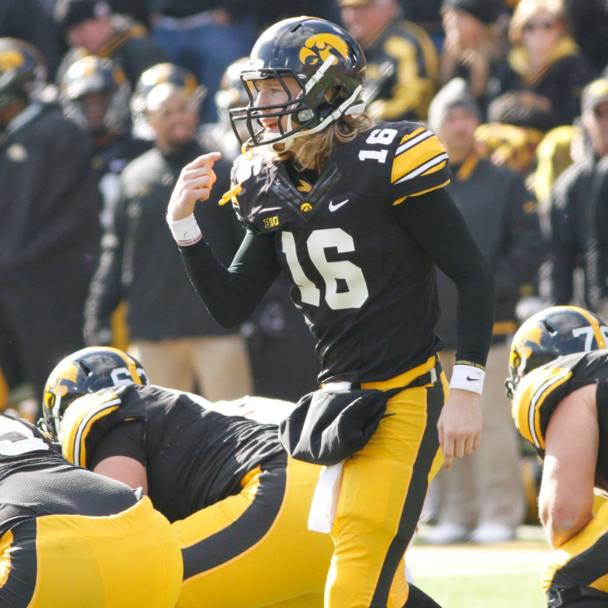 Steelers throwback uniform looks just like Iowa's: Photo of new