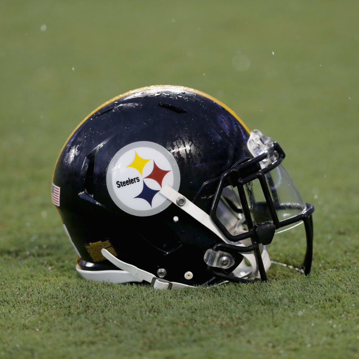 Pittsburgh Steelers Players React to New Guardian Helmets - Sports  Illustrated Pittsburgh Steelers News, Analysis and More