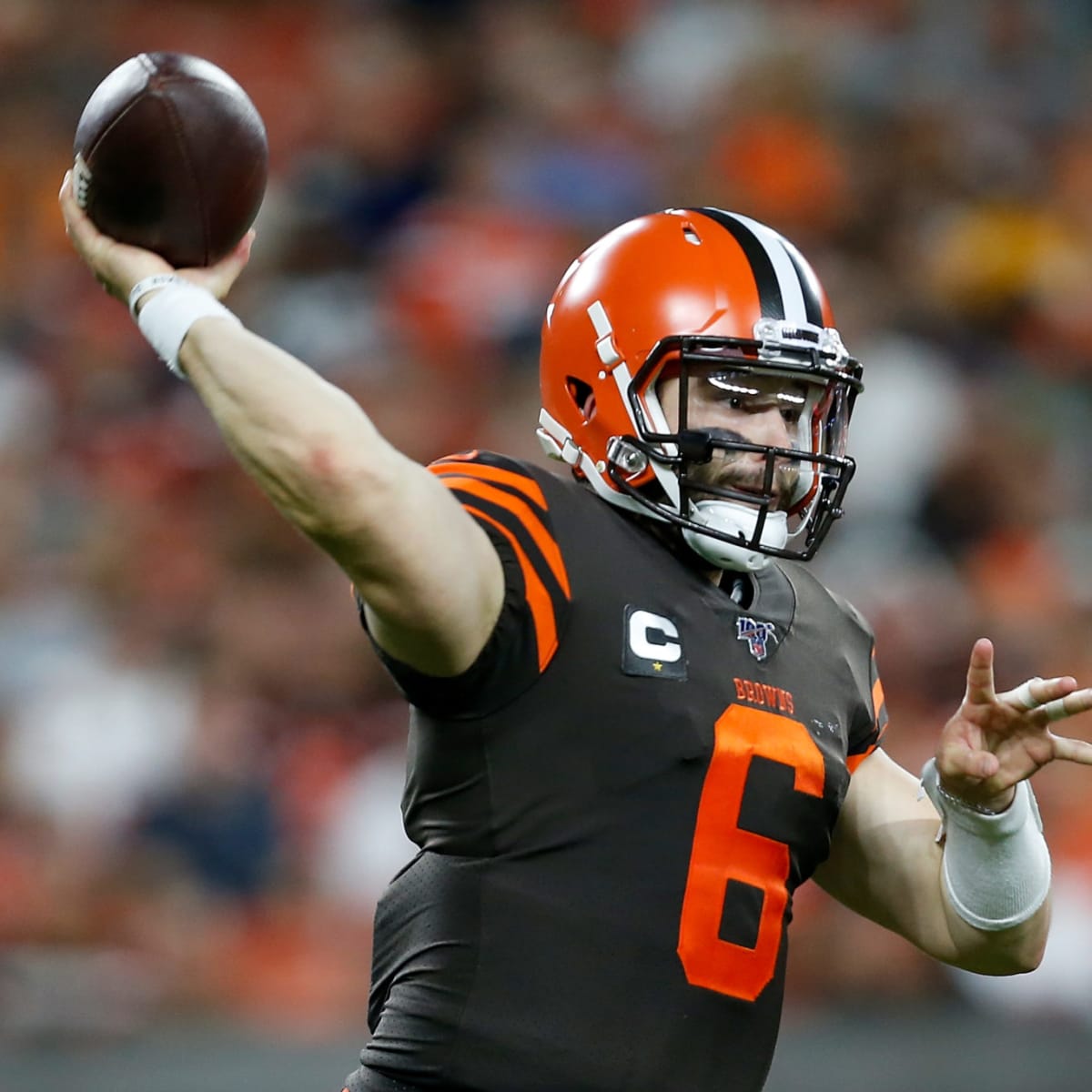 Baker Mayfield yells for fan to get Browns jersey 'outta here'