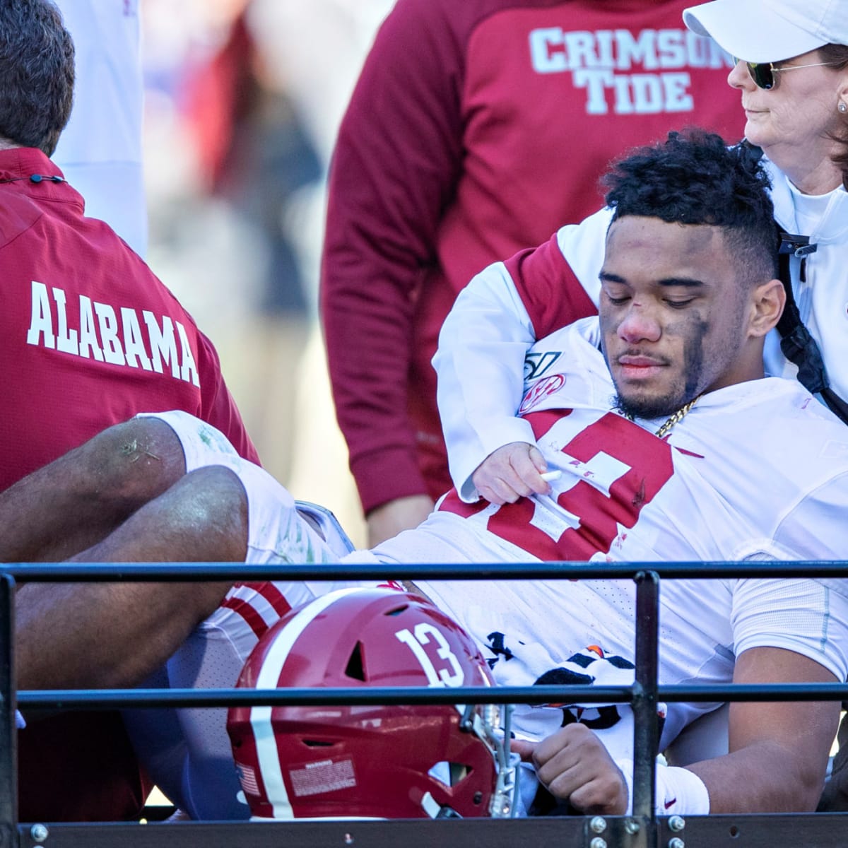 Tua Tagovailoa leaves game after hit to his right knee in Alabama win over  Mississippi St.