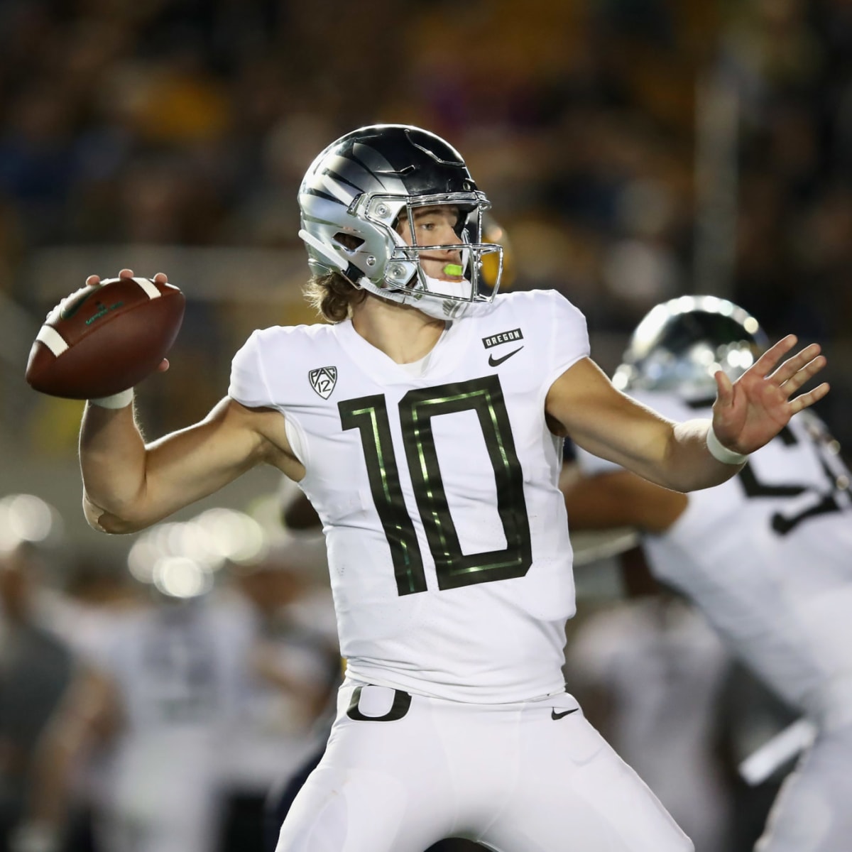 Oregon Ducks QB Justin Herbert chosen 6th overall by LA Chargers