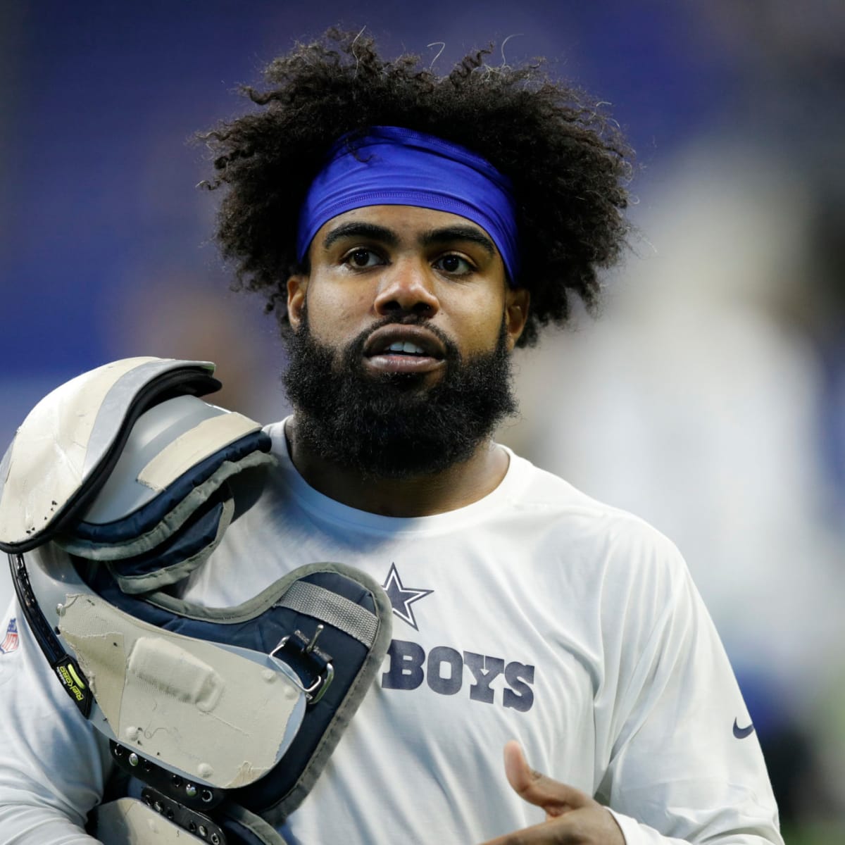 Will Cowboys RB Ezekiel Elliott play this preseason? Team owner Jerry Jones  isn't so sure