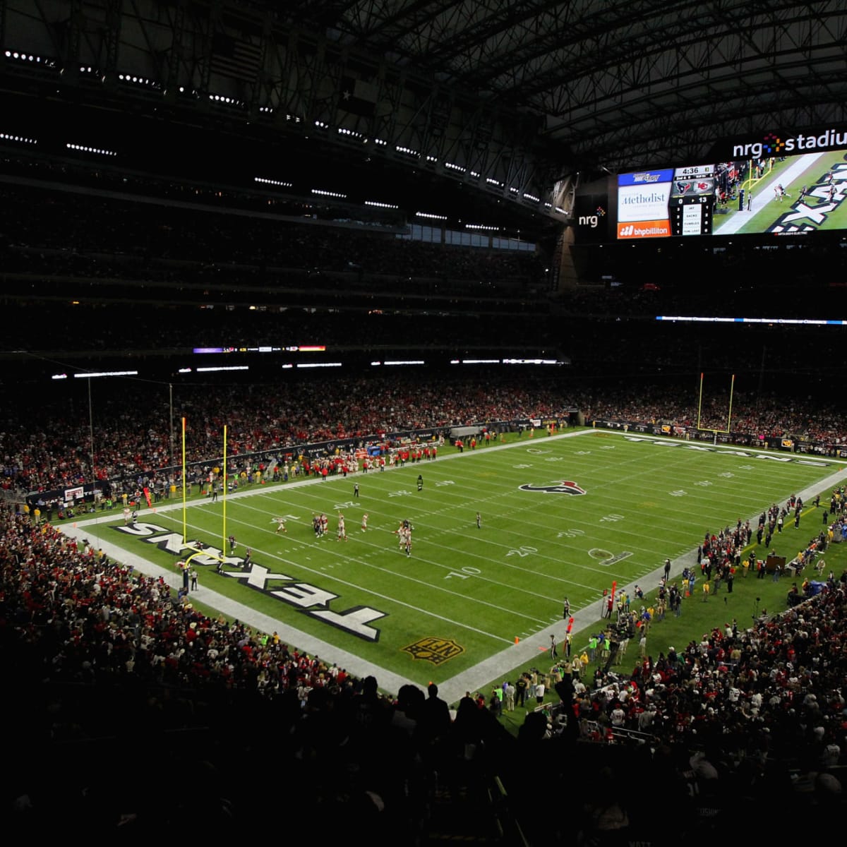 Opinion: Open the NRG Stadium roof and reduce COVID spread at Texans games